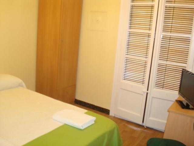 Hostel Turistic Castell Βαρκελώνη Εξωτερικό φωτογραφία