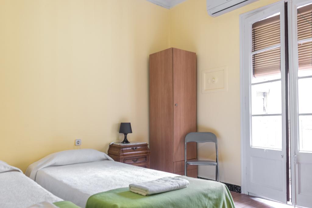 Hostel Turistic Castell Βαρκελώνη Εξωτερικό φωτογραφία
