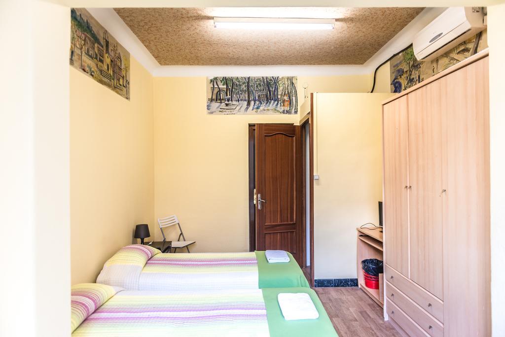 Hostel Turistic Castell Βαρκελώνη Εξωτερικό φωτογραφία